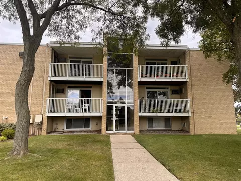 4921 N Crooks #N-10, Royal Oak, MI 48073