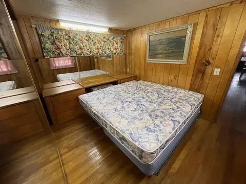 Bedroom - 262 E Southern, Coldwater, MI 49036 photo 3 of 5