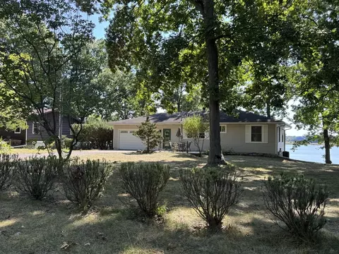 11547 Scott Park, Delton, MI 49046