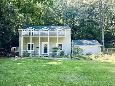1905 Crestwood, Norton Shores, MI 49441