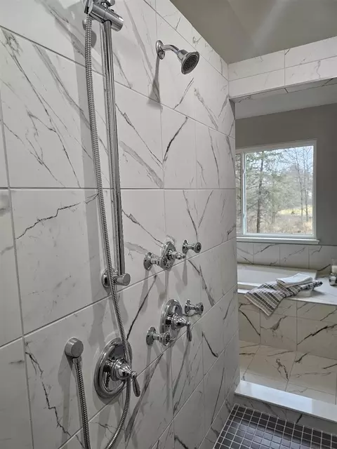 10678 Valley Vw, Saline, MI 48176 photo 25