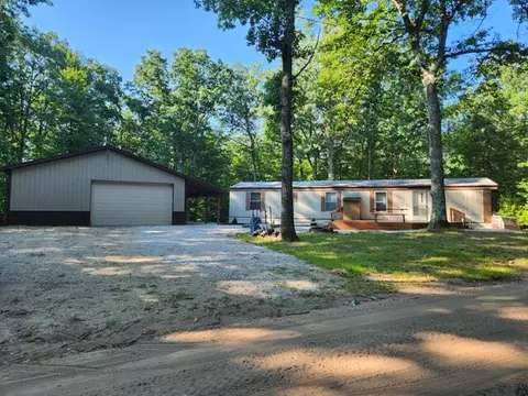 149 W Runway, Luther, MI 49656