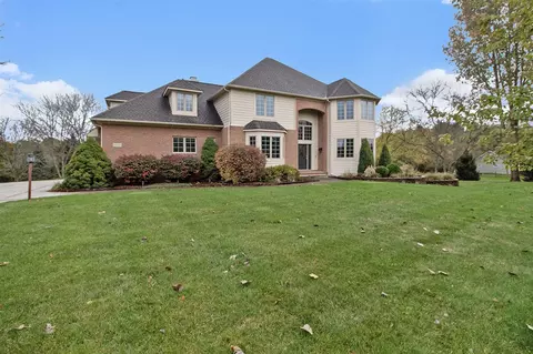 9037 Yorkshire, Saline, MI 48176