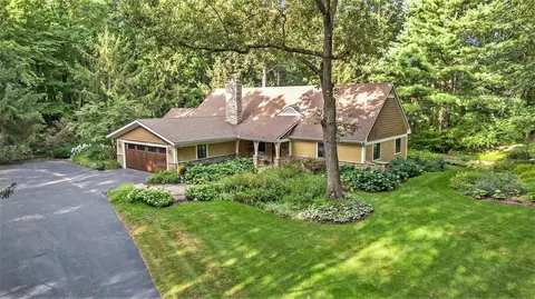 421 Greentree, Ada, MI 49301