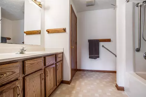 7060 Marshall, Olivet, MI 49076 photo 24