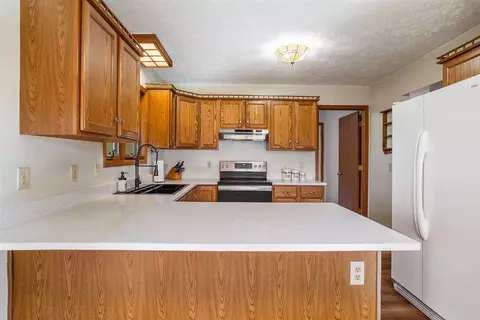 7060 Marshall, Olivet, MI 49076 photo 9