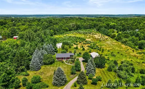 6043 127th, Fennville, MI 49408