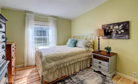 Bedroom - 11560 Lewis, Plainwell, MI 49080 photo 4 of 7