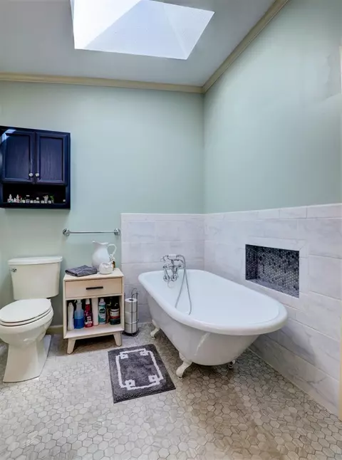 Bath - 11560 Lewis, Plainwell, MI 49080 photo 3 of 3