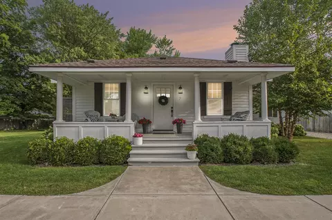7 E Beech, Three Oaks, MI 49128