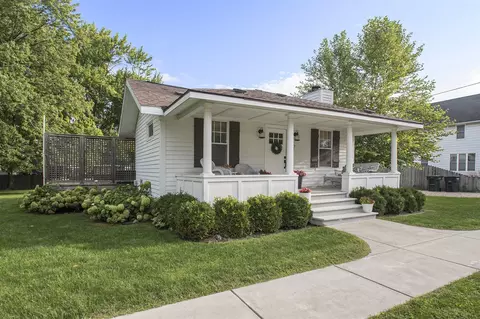 Exterior - 7 E Beech, Three Oaks, MI 49128 photo 3 of 10