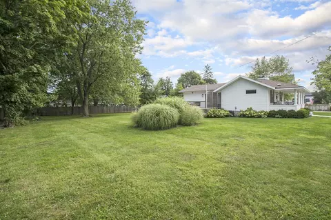 Exterior - 7 E Beech, Three Oaks, MI 49128 photo 7 of 10