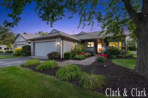 1950 Hidden Oak, Grand Rapids, MI 49546