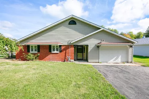21734 Channel, Edwardsburg, MI 49112