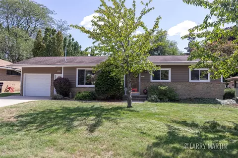3926 40th, Grandville, MI 49418