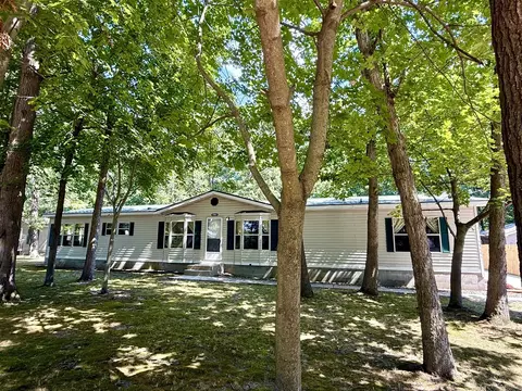 2362 Debaker, Muskegon, MI 49442