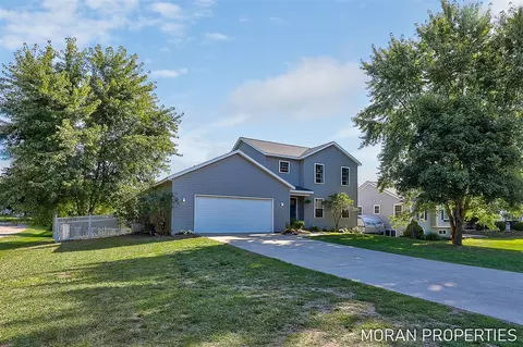 8938 Cottonwood, Jenison, MI 49428