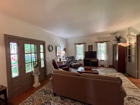 Living - 52655 Nottawa, Mendon, MI 49072 photo 4 of 5