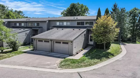 699 Skynob, Ann Arbor, MI 48105