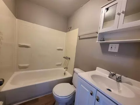 Bath - 7238 Packard, Warren, MI 48091 photo 1 of 3