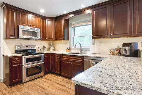 Kitchen - 2864 Fairway, Dorr, MI 49323 photo 2 of 3
