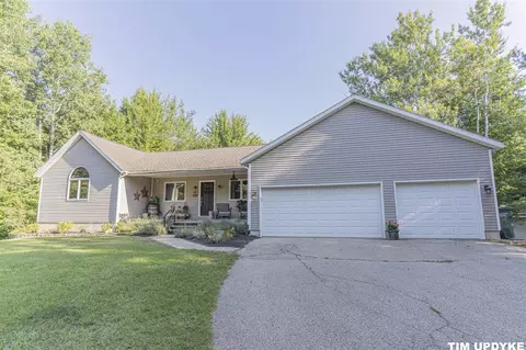 12931 Apple, Nunica, MI 49448