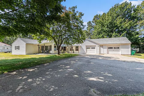 3249 De Feyter, Muskegon, MI 49444