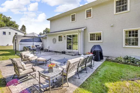 Exterior - 5230 Timbercrest, Jackson, MI 49201 photo 3 of 9