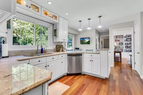 Kitchen - 5230 Timbercrest, Jackson, MI 49201 photo 1 of 6