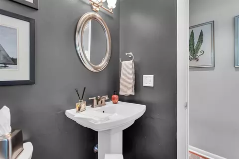 Bath - 5230 Timbercrest, Jackson, MI 49201 photo 5 of 6