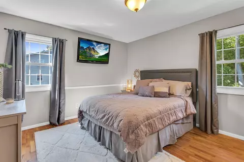 Bedroom - 5230 Timbercrest, Jackson, MI 49201 photo 6 of 7