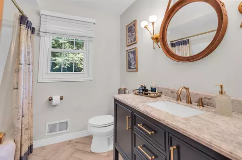 Bath - 5230 Timbercrest, Jackson, MI 49201 photo 4 of 6