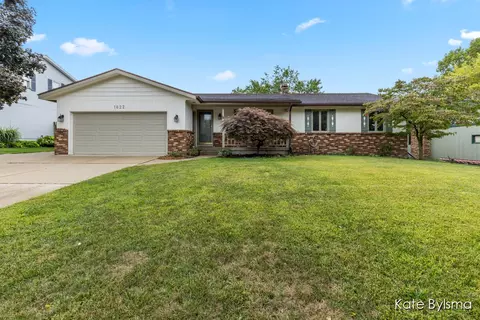 1822 S Norwalk, Grand Rapids, MI 49508