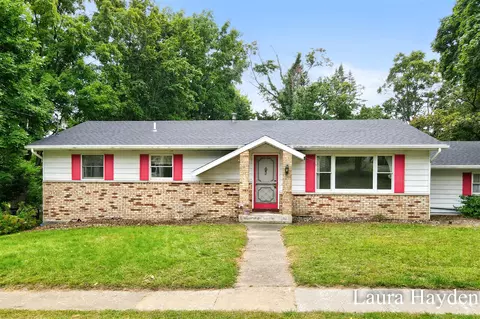 727 Chapman, Ionia, MI 48846