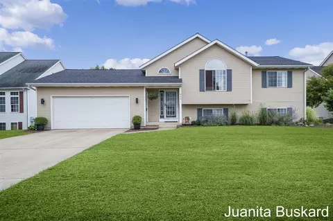 440 Ridgefield, Coopersville, MI 49404