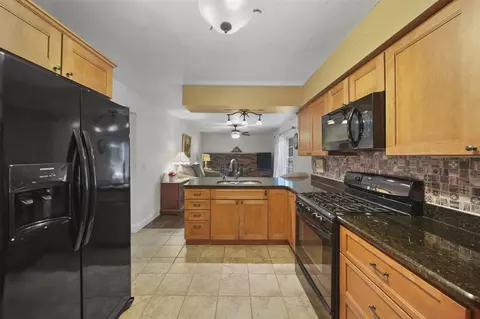 641 Robinson, Jackson, MI 49203 photo 14