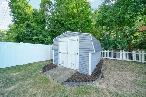 641 Robinson, Jackson, MI 49203 photo 35