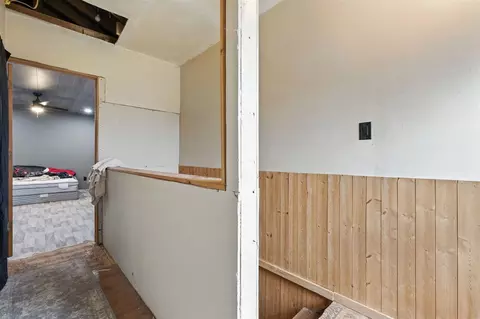 Entry Way - 15885 Mcclellan, Springport, MI 49284 photo 2 of 2