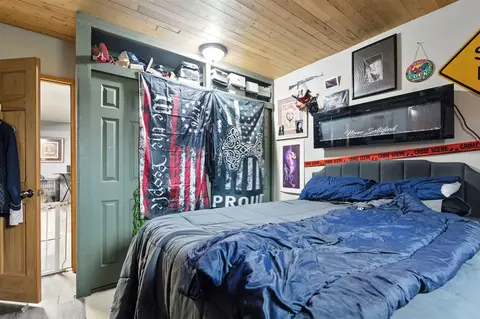 Bedroom - 15885 Mcclellan, Springport, MI 49284 photo 1 of 3