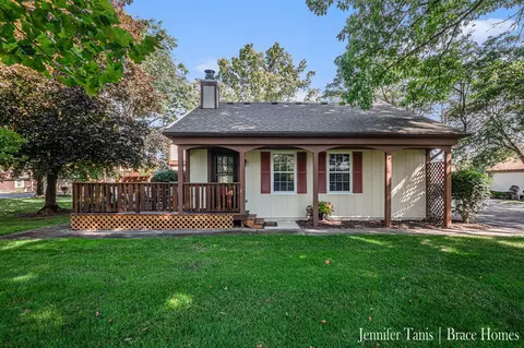 3569 Whispering Brk #33, Grand Rapids, MI 49508