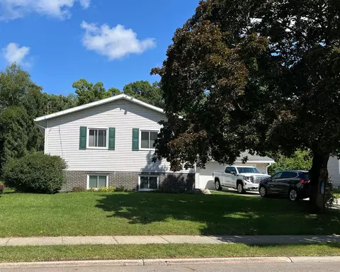 815 Parchmount, Kalamazoo, MI 49004