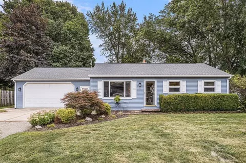 2327 Sugarloaf, Portage, MI 49024
