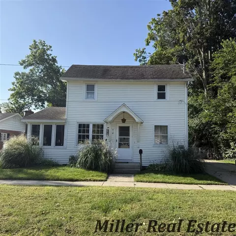 418 W Clinton, Hastings, MI 49058