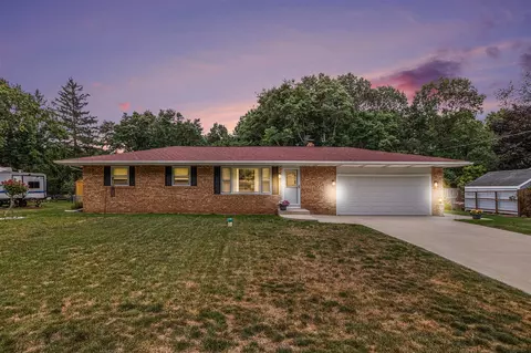 1410 Country Clb, Niles, MI 49120