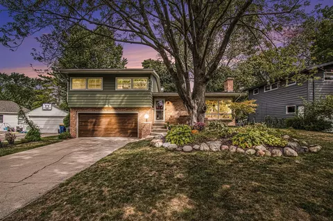 2531 Boston, East Grand Rapids, MI 49506