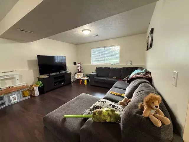 Living - 4778 Blue Heron, Pierson, MI 49339 photo 2 of 2