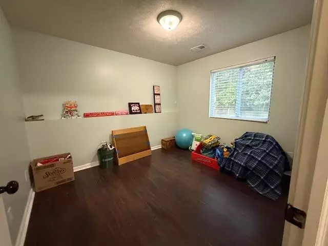 Bedroom - 4778 Blue Heron, Pierson, MI 49339 photo 3 of 3
