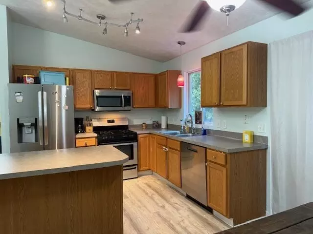 Kitchen - 4778 Blue Heron, Pierson, MI 49339 photo 2 of 2
