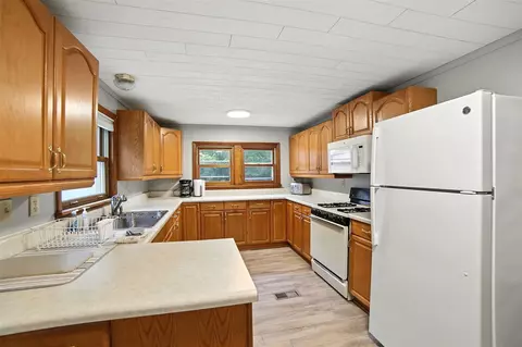 Kitchen - 7885 W Fox, Mears, MI 49436 photo 3 of 5