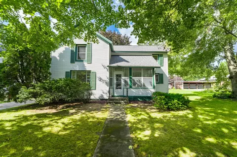 216 W Chart, Plainwell, MI 49080